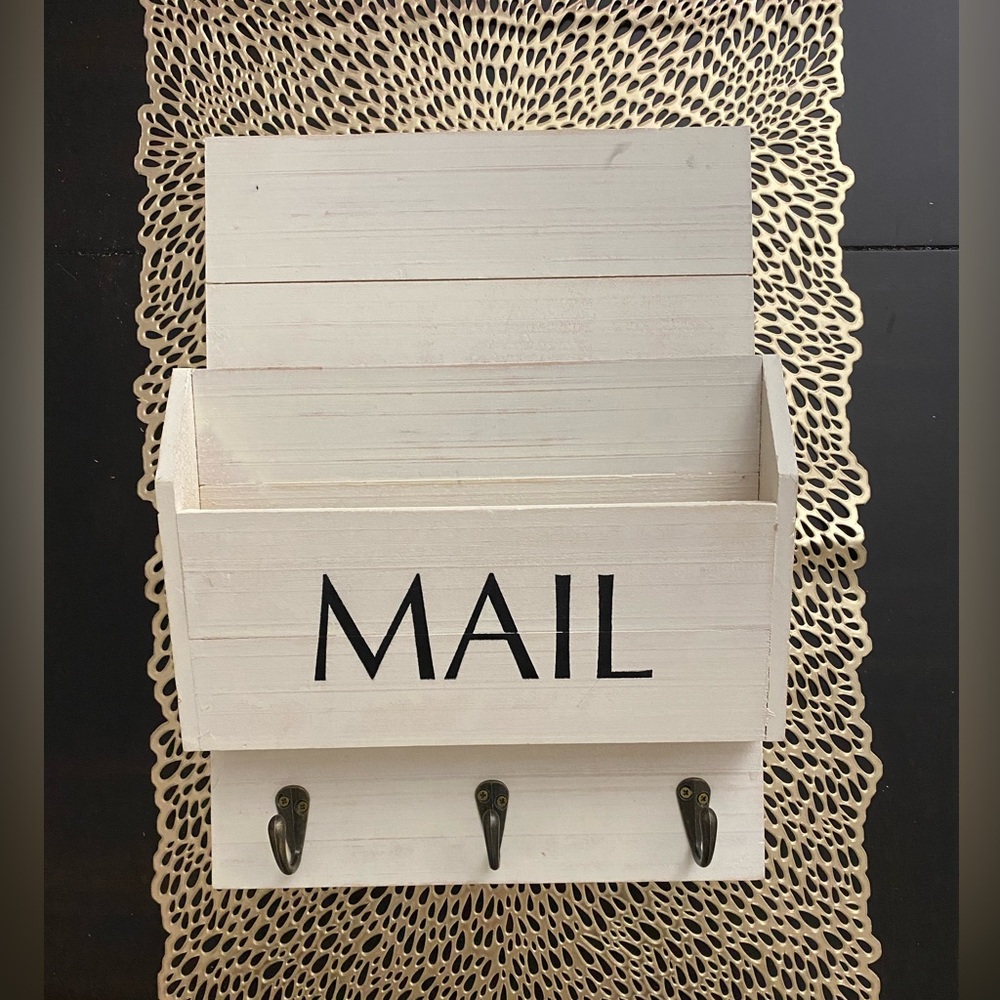 Wall mail holder